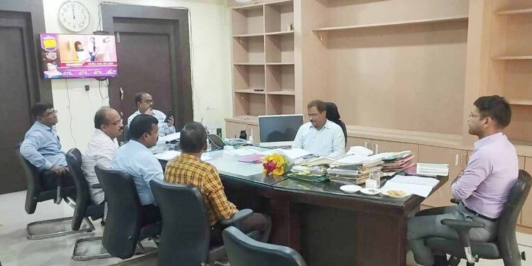 କେନ୍ଦ୍ରାଞ୍ଚଳ ରାଜସ୍ବ ଆୟୁକ୍ତ ଙ୍କ ପୁରୀ ଜିଲ୍ଲାପାଳ ଙ୍କ କାର୍ଯ୍ୟାଳୟ ସମୀକ୍ଷା