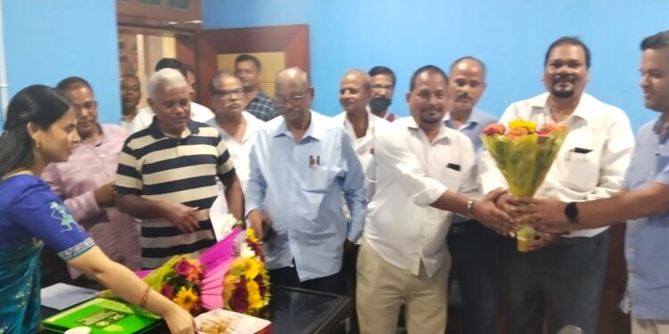 ସିଆଇଟିୟୁ ପଖ୍ୟରୁ ନିର୍ମାଣ ଶ୍ରମିକ କଲ୍ୟାଣ ବୋର୍ଡର ଚେୟାରପର୍ସନ୍ ଏବଂ ଶ୍ରମ କମିଶନରଙ୍କୁ ଦାବିପତ୍ର ପ୍ରଦାନ