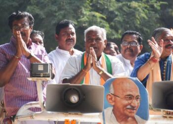 ପଦ୍ମପୁର ଉପନିର୍ବାଚନ ର କଂଗ୍ରେସ ପାର୍ଥିଙ୍କ ରୋଡ଼ ସୋ ରେ ଯୋଗଦେଲେ ଓଡିଶା ପ୍ରଭାରୀ ଡ଼ ଚେଲ୍ଲାକୁମାର