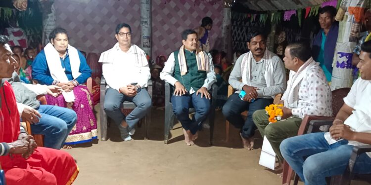 ଲୁଣି ଗ୍ରାମରେ ଅନୁଷ୍ଠିତ ଅଷ୍ଟପ୍ରହରୀ ଓ ନାମ ସଙ୍କୀର୍ତ୍ତନ ଉତ୍ସବ ରେ ଦଶପଲ୍ଲା ବିଧାୟକ ଙ୍କ ଯୋଗଦାନ