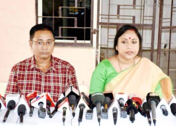 ରାଜ୍ୟ ଉଚ୍ଚଶିକ୍ଷା ମନ୍ତ୍ରୀ ରୋହିତ ପୁଜାରୀଙ୍କ ନିର୍ଦ୍ଦେଶରେ ବିଜେଡି ବୈଠକ ଆୟୋଜନ କରିଥିବା ପ୍ରସଙ୍ଗରେ  ବିଜୁ ଜନତା ଦଳର କାମ କଲେ, ଚାକିରୀରୁ ବିଦା ହେଲେ : ଡ.ଲେଖାଶ୍ରୀ