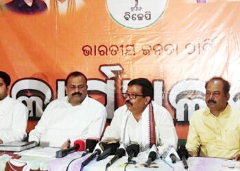 ପାଇକମାଳ ଓ ପଦମପୁରରେ ରେଳ ପ୍ରକଳ୍ପ ପ୍ରସଙ୍ଗରେ ରେଳ ମନ୍ତ୍ରୀ ଅଶ୍ୱିନ ବୈଷ୍ଣବଙ୍କର ମନ୍ତ୍ରୀ ଟୁକୁନି ସାହୁଙ୍କୁ ଚିଠି