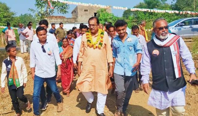 ପଦ୍ମପୁର ଉପନିର୍ବାଚନରେ ବିଜେପିର ଘମାସାନ ପ୍ରଚାର ପ୍ରଚାର ମୈଦାନରେ ଦଳର ଅନେକ ହେଭିୱେଟ ନେତା