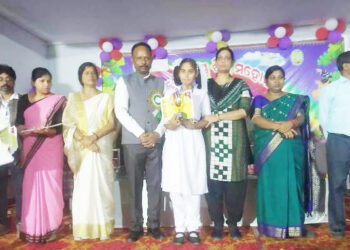 ନୂଆଗାଁ ବାଳିକା ହାଇସ୍କୁଲ ର ଛାତ୍ରୀ ଦୀପିକା ସଙ୍ଗୀତ ପ୍ରତିଯୋଗିତାରେ ରାଜ୍ୟ ସ୍ତରୀକୁ ମନୋନୀତ