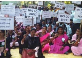 ମୋହନା ବ୍ଲକ ପ୍ରାଥମିକ ଶିକ୍ଷକ ଶିକ୍ଷୟିତ୍ରୀ ଙ୍କ ଚାକିରୀ ନିୟମିତ କରିବା ଦାବିରେ ଶୋଭାଯାତ୍ରା ଅନୁଷ୍ଠିତ