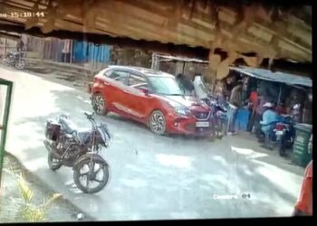 ଚନ୍ଦ୍ରଗିରି ମୁଖ୍ୟ ରାସ୍ତା କୋଡରେ ଠିଆ ହୋଇଥିବା ବେଳେ ପିଟିଦେଲା କାର୍ ,ଦୁଇ ଗୁରୁତର ବ୍ରହ୍ମପୁର ସ୍ଥାନାନ୍ତର