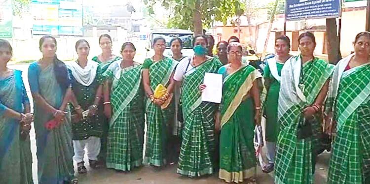 ପାରଳାଖେମୁଣ୍ଡି ପୌରପରିଷଦରେ କାର୍ଯ୍ୟରତ ସ୍ୱଚ୍ଛ ସାଥି ଓ ସ୍ୱଚ୍ଛ ସୁପରଭାଇଜରଙ୍କ ଦରମା ବୃଦ୍ଧି ଓ ସରକାରୀ ମାନ୍ୟତା ନେଇ ଗଜପତି ଜିଲ୍ଲାପାଳଙ୍କ ଦ୍ୱାରସ୍ଥ