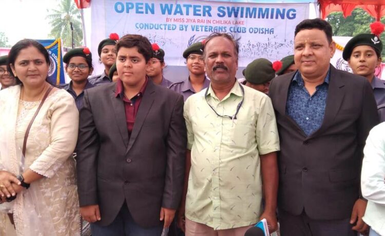 ଗିନିଜ୍ ବୁକ୍ ରେକର୍ଡଧାରି ଦିବ୍ୟାଙ୍ଗ ଜଳ ପରୀ ଙ୍କୁ  ବହୁଳ ସମ୍ବର୍ଦ୍ଧନା