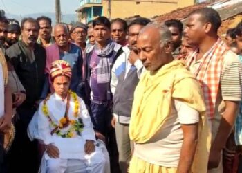 ବାଲିଗୁଡାର ମୁଠାହେଡ଼ ସାଧୁପାତ୍ର ଙ୍କ ଅକାଳ ବିୟୋଗ : ଉତ୍ତରାଧିକାରୀ ଭାବେ ପୁଅ ପ୍ରଶାନ୍ତ ପାତ୍ର ଅଭିଷିକ୍ତ