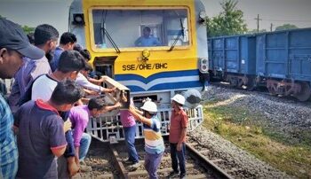 କୋରାଇ ଷ୍ଟେସନ ନିକଟରେ ମାଲବାହୀ ଗାଡି ଲାଇନ ଚ୍ୟୁତ ୩ମୃତ : ୪ରୁ ଊର୍ଦ୍ଧ୍ୱ ଗୁରୁତର, ମୃତକ ପରିବାରୁକ କେନ୍ଦ୍ରର ୫ଲକ୍ଷ ଓ ରାଜ୍ୟ ସରକାରଙ୍କ ୨ଲକ୍ଷ ଟଙ୍କା ସହାୟତା ଘୋଷଣା