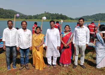 ମତ୍ସ୍ୟଜୀବୀ ମାନଙ୍କୁ ଆଜି ଜିଲ୍ଲା ମତ୍ସ୍ୟ ବିଭାଗ ତରଫରୁ ଫାଇବର ଡଙ୍ଗା ବଣ୍ଟନ