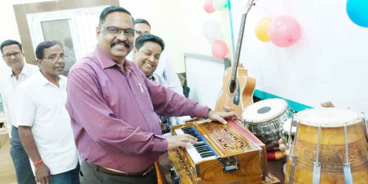 ଶିଶୁ ଦିବସରେ ଖୁସି ପରସିଲେ ନୟାଗଡ଼ ଆରକ୍ଷୀ ଅଧିକ୍ଷକ