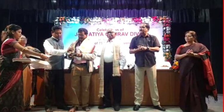 ଗୀତିକାର, ସାରସ୍ୱତ ସାଧକ : ସମାଜସେବୀ ହରିଶ ପ୍ରଧାନ ରାଜ୍ୟ ସ୍ତରରେ ସମ୍ବର୍ଦ୍ଧିତ ହୋଇ – ଜିଲ୍ଲା ପାଇଁ ଗର୍ବ ସାଜିଲେ