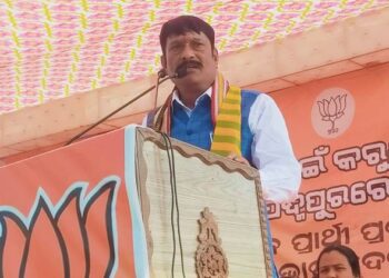 ଉପନିର୍ବାଚନ ସରିଗଲେ ବିଜେଡିର ନେତା ମନ୍ତ୍ରୀମାନେ ପଦ୍ମପୁରରୁ ପଳେଇବେ ହେଲେ ମୁଁ ଏଇଠି ରହିଥିବି :  ପ୍ରଦୀପ ପୁରୋହିତ