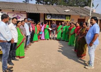 ପଡ଼ିଆ ସ୍ବାସ୍ଥ୍ୟ କର୍ମୀଙ୍କ ତରଫରୁ ୫ ଦଫା ସମ୍ବଳିତ ଦାବିପତ୍ର ଜିଲ୍ଲା ମୁଖ୍ୟ ଚିକିତ୍ସାଧିକାରୀ ଙ୍କ ଉଦ୍ଧେଶ୍ୟରେ ପ୍ରଦାନ