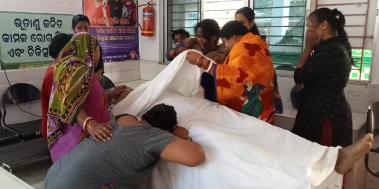 ଜାଗାବାଡି ବିବାଦକୁ ନେଇ ବିଭତ୍ସ ହତ୍ୟା, ବାପ ମୃତ,ପୁଅ ଗୁରୁତର