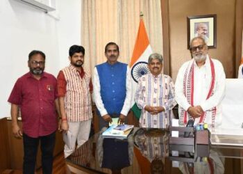 ଭୁବନେଶ୍ୱର ରାଜ ଭବନ ଠାରେ, ଓଡିଶା ର ମହାମହିମ ରାଜ୍ୟପାଳ ପ୍ରଫେସର ଡ଼. ଗଣେଶି ଲାଲ ଙ୍କ କରକମଳ ରେ ‘ମହିମା’ ଚିତ୍ର ବାନ୍ଧ କଳା ଉନ୍ମୋଚନ