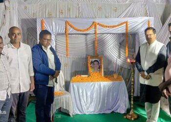 ଖାଲମଡା ଗ୍ରାମ ବର୍ଷୀଆନ ବିଜେଡ଼ି ନେତା ପୁରୁଷୋତ୍ତମ ଙ୍କୁ ଭକ୍ତିପୂତ ଶ୍ରଦ୍ଧାଞ୍ଜଳୀ ଦେଲେ ଦଶପଲ୍ଲା ବିଧାୟକ