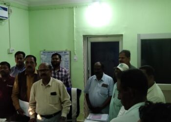 ପଟ୍ଟାମୁଣ୍ଡାଇ ପୂର୍ତ୍ତ ବିଭାଗ ତରଫରୁ 2022ର ଶେଷ ଦିନରେ ସହକାରୀ ନିର୍ବାହୀ ଯନ୍ତ୍ରୀ ଙ୍କୁ ଅବସରରେ ବିଦାୟୀ କାଳିନ ଭବ୍ୟ ସମ୍ବଦ୍ଧନା ଦିଆଯାଇଥିଲା