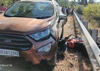 ଭୟଙ୍କର ସଡ଼କ ଦୁର୍ଘଟଣା, ହାଇଦ୍ରାବାଦ ଯାଇ ଫେରିବା ସମୟରେ ବାଇକ୍‌ – କାର୍‌ ଧକ୍କା,ଜଣେ ଗୁରୁତର ଅବସ୍ଥାରେ ସ୍ବାସ୍ଥ୍ଯକେନ୍ଦ୍ରରେ ଭର୍ତ୍ତି