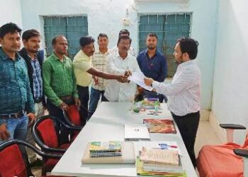 ଓଡିଶା ରାଜ୍ୟ ରାଜସ୍ୱ କ୍ଷେତ୍ର ଅଧିକାରୀ ସଙ୍ଘ ତରଫ ରୁ ଆକାଉଣ୍ଟସ ପରୀକ୍ଷା କୁ ନେଇ ସ୍ମାରକପତ୍ର ପ୍ରଦାନ