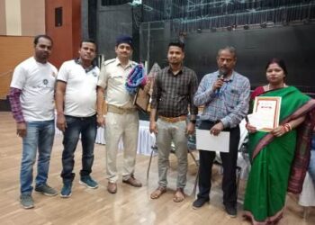 ସ୍ୱଛାସେବୀ ଙ୍କୁ ସମ୍ବର୍ଦ୍ଧନା