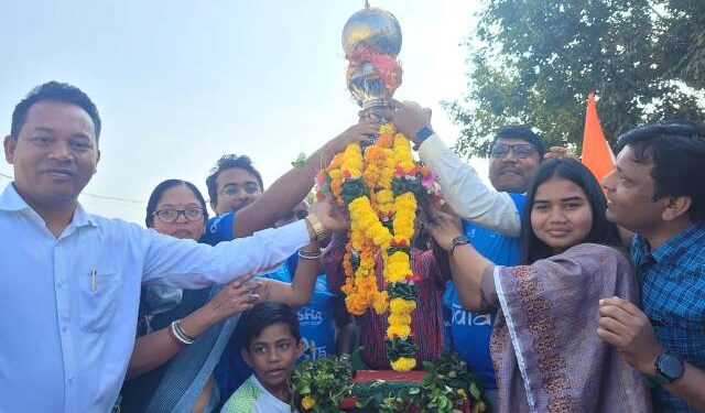 ଆର. ଉଦୟଗିରିରେ ପୁରୁଷ ହକି ବିଶ୍ଵ କପ୍ ଟ୍ରଫିକୁ ବହୁ ଆଡମ୍ବରରେ ସ୍ବାଗତ – ବ୍ଲକ ପ୍ରଶାସନ ଅଧିକାରୀ