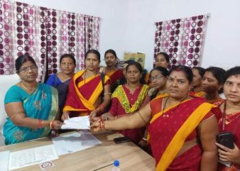 ରଣପୁର ସିଡିପିଓ ଅଫିସ ସମ୍ମୁଖରେ ସମସ୍ତ ଅଙ୍ଗନୱ୍ଵାଡି କର୍ମି ଧାରଣା