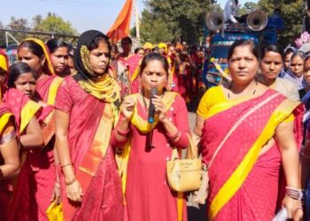 ମୋହନା ବିଧାୟକଙ୍କ ବାସଭବନ ସମ୍ମୁଖରେ ଅଙ୍ଗନୱାଡିଙ୍କ ଧାରଣା