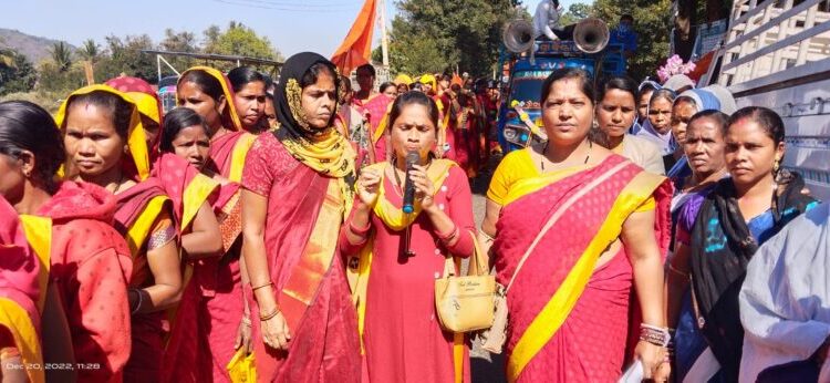 ମୋହନା ବିଧାୟକଙ୍କ ବାସଭବନ ସମ୍ମୁଖରେ ଅଙ୍ଗନୱାଡିଙ୍କ ଧାରଣା