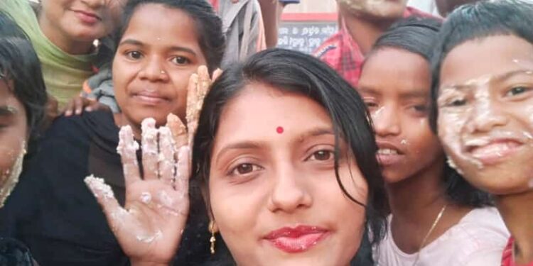 ମୋହନା ଅତିରିକ୍ତ ତହସିଲଦାର ଙ୍କ ନିଆରା ଢଙ୍ଗରେ ଜନ୍ମ ଦିନ ପାଳନ