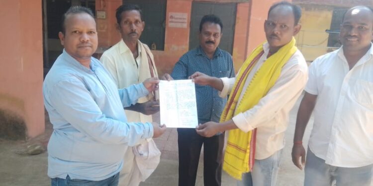 ପାଣିଟାଙ୍କି ନିର୍ମାଣ ତିନିବର୍ଷ ବିତିଯାଇଥିଲେ ମଧ୍ୟ କାମରେ ଆସୁନଥିବା ଖଳିଆ ଗ୍ରାମବାସୀ ଙ୍କ ଅଭିଯୋଗ