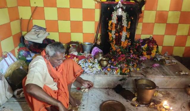 ଭୁବନ ସହର : ମକର ମେଳାରେ ବଣଚଣ୍ଡୀ ପୀଠରେ ୧୦ ହଜାର ରୁ ଉର୍ଦ୍ଧ୍ୱ ଶ୍ରଦ୍ଧାଳୁଙ୍କ ସମାଗମ