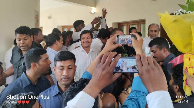 ମୁଖ୍ୟମନ୍ତ୍ରୀ ଙ୍କୁ ଭେଟି ନୂତନ ବର୍ଷ ର ଅଭିନନ୍ଦନ ଜଣାଇଲେ ଦଶପଲ୍ଲା ବିଧାୟକ