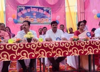 ଜଗବନ୍ଧୁ ଜରାଶ୍ରମ ତରଫରୁ ଶତାଧିକ ଗରିବ : ଅସହାୟ ଙ୍କୁ କମ୍ବଳ ବଣ୍ଟନ
