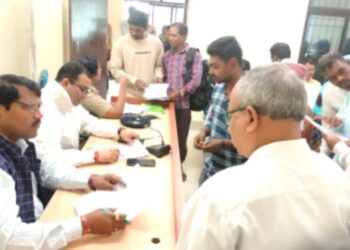 ପାରଳାଖେମୁଣ୍ଡି ଜିଲ୍ଲାପାଳଙ୍କ ସମ୍ମିଳନୀ କକ୍ଷଠାରେ ଜିଲ୍ଲାପାଳଙ୍କ ମିଳିତ ଜନ ଅଭିଯୋଗ ଶୁଣାଣୀ ଅନୁଷ୍ଠିତ