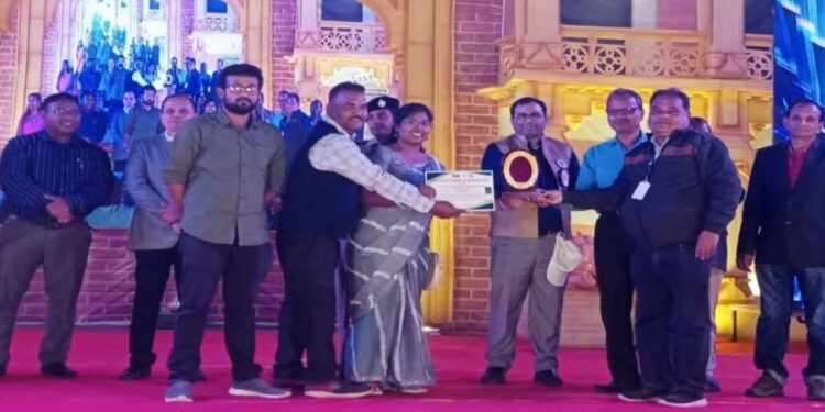 ପାରଳାଖମୁଣ୍ଡି ସ୍ଥିତ ଗଜପତି ଷ୍ଟାଡିୟମ ଠାରେ ଅନୁଷ୍ଠିତ ଗଜପତି ଉତ୍ସବରେ ପ୍ରଥମ ସ୍ଥାନ ଅଧିକାର କରିଛନ୍ତି ଉଦ୍ୟାନ ବିଭାଗ