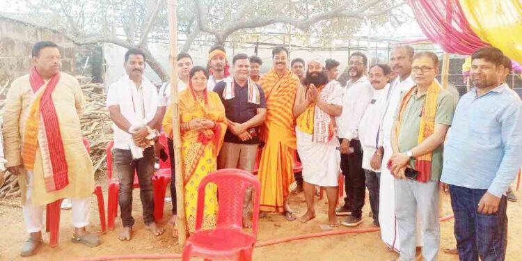 ବିଶ୍ଵଶାନ୍ତି ମହାଯଜ୍ଞର ପୂର୍ଣ୍ଣାହୁତିରେ କାର୍ଯ୍ୟକ୍ରମ ରେ ଯୋଗଦେଲେ : ଜଟଣୀର ପୁର୍ବତନ ବିଧାୟକ  ଶ୍ରୀଯୁକ୍ତ ବିଭୁତି ଭୂଷଣ ବଳବନ୍ତରାୟ, ବିଧାୟକ ଚିଲିକା ଶ୍ରୀଯୁକ୍ତ ପ୍ରଶାନ୍ତ କୁମାର ଜଗଦ୍ଦେବ 
