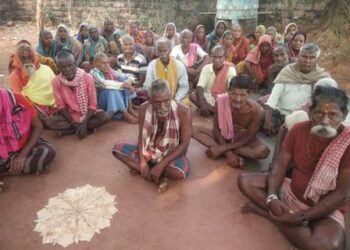 କୁହା ଗ୍ରାମ୍ୟ ପ୍ରଗତି କମିଟି ଓ ଧରଣୀଧର ଚାରେଟିବୁଲ ଟ୍ରଷ୍ଟର ଶିତବସ୍ତ୍ର ବଣ୍ଟନ