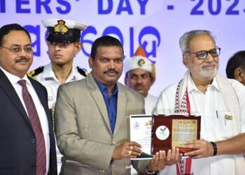ଯୁବ ଭୋଟରଙ୍କ ପଞ୍ଜୀକରଣ ନିମନ୍ତେ ରାଜ୍ୟ ସ୍ତରରେ ପୁରସ୍କୃତ ହେଲେ ଉପଜିଲ୍ଲପାଳ ତଥା ନିର୍ବାଚନ ପଞ୍ଜୀକରଣ ଅଧିକାରୀ ଓ ବୁଥ ସ୍ତରୀୟ ଅଧିକାରୀ