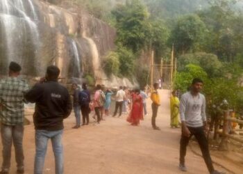 ପ୍ରକୃତିର ବରଦାନ ଗଣ୍ଡାହାତୀ ଜଳ ପ୍ରପାତ
