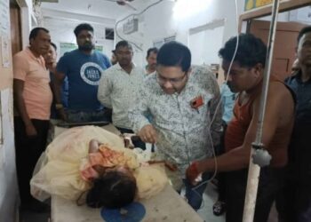 ବିଧାୟକ ସରୋଜଙ୍କ ମହାନତା : ଦୁର୍ଘଟଣାଗ୍ରସ୍ତ ଆହତଙ୍କୁ ଡାକ୍ତରଖାନାରେ କଲେ ଭର୍ତ୍ତି