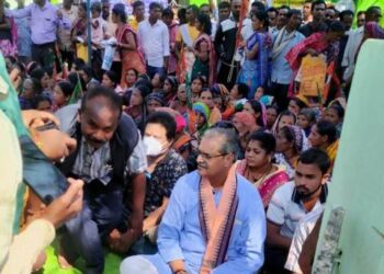 ପ୍ରଧାନମନ୍ତ୍ରୀ ଆବାସ ଯୋଜନାରେ ଅନିମିୟତା ନେଇ ବିଜେପି ର ପାଟଣାଗଡ଼ବ୍ଲକ ଘେରାଉ ଓ ବିକ୍ଷୋଭ ପ୍ରଦର୍ଶନ