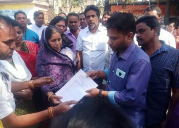 କେନ୍ଦ୍ରର ଚାଷୀ ମାରଣା ନୀତିକୁ ବିରୋଧ : ବ୍ଲକ ଓ ଜିଲ୍ଲା କାର୍ଯ୍ୟାଳୟରେ ବିଜେଡିର ଧାରଣା