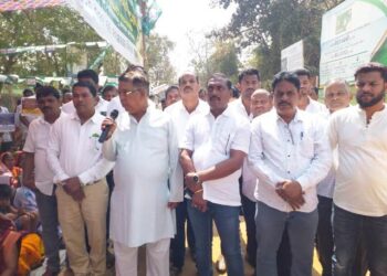 କେନ୍ଦ୍ର ସରକାରଙ୍କ ଚାଷୀ ମାରଣ ନୀତି ବିରୋଧରେ ଭୁବନ ବିଜେଡି ର ବିକ୍ଷୋଭ କେନ୍ଦ୍ର ସରକାର ଚାଷୀ ବିରୋଧୀ : ମନ୍ତ୍ରୀ ପ୍ରଫୁଲ୍ଲ ମଲ୍ଲିକ