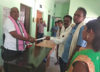 କେନ୍ଦ୍ର ସରକାର ଚାଉଳ କାଟୁଥିବା ପ୍ରତିବାଦରେ ଚାଉଳ ପାଇଁ ବିଜେଡିର ପ୍ରତି ପଞ୍ଚାୟତରେ ଧାରଣା