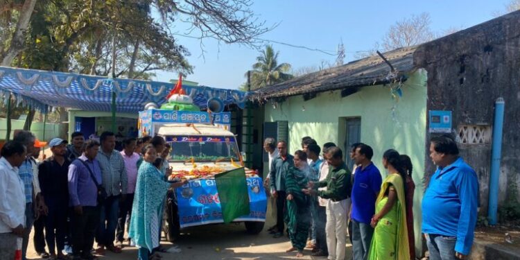 ମୋହନା ବ୍ଲକରେ ପାଣି ପଞ୍ଚାୟତ ରଥକୁ ସ୍ୱାଗତ କଲେ ବ୍ଲକ କର୍ତ୍ତୃପକ୍ଷ ସହ ପଞ୍ଚାୟତ ପ୍ରତିନିଧି