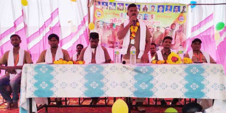 ମାର୍ଚ୍ଚ ୧୫ରେ ଷ୍ଟେରୀଙ୍ଗ ଛାଡ଼ ଆନ୍ଦୋଳନ ପାଇଁ : ରାୟଗଡ଼ ଡ୍ରାଇଭର ମହାସଂଘ ପକ୍ଷରୁ ପ୍ରସ୍ତୁତି ବୈଠକ