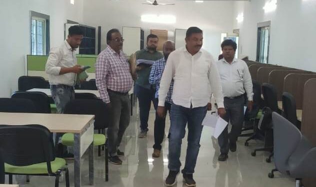 ଜିଲାପାଳ ଓ ଜିଲ୍ଲା ମୁଖ୍ୟ ଉନ୍ନୟନ ଅଧିକାରୀ ୫ଟି- ସ୍କୁଲ ପରିଦର୍ଶନ କଲେ