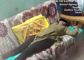 ଲକ୍ଷ୍ମୀପୁରରେ ଚାଞ୍ଚଲ୍ଯ ଗୋଟିଏ ପରିବାରର ୩ ଜଣଙ୍କ ମୃତ୍ୟୁ, ସ୍ତ୍ରୀ ଓ ଝିଅ କୁ ହତ୍ଯା କରିବା ପରେ ସ୍ବାମୀର ଆତ୍ମହତ୍ୟା